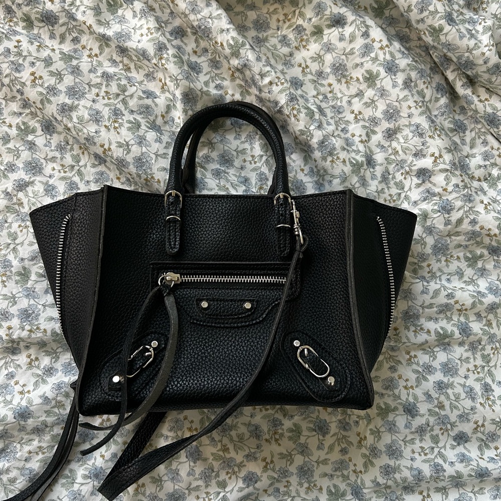 Elegant Black Handbag